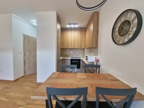 Rent, two bedroom apartment, 58m², Bečići, Budva - image 5