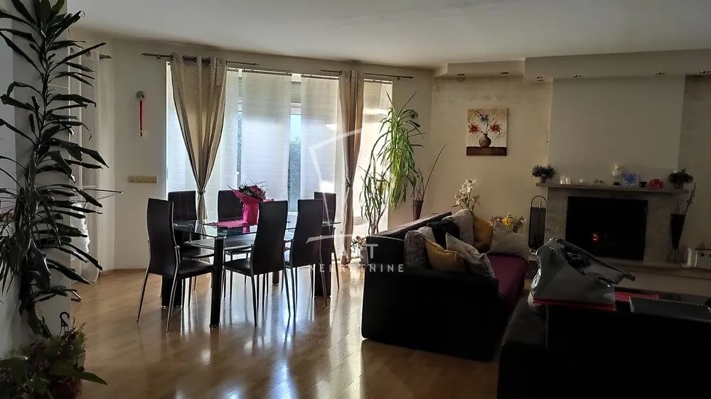 Sale, house, 427m², Voždovac Sve Podlokacije, Beograd