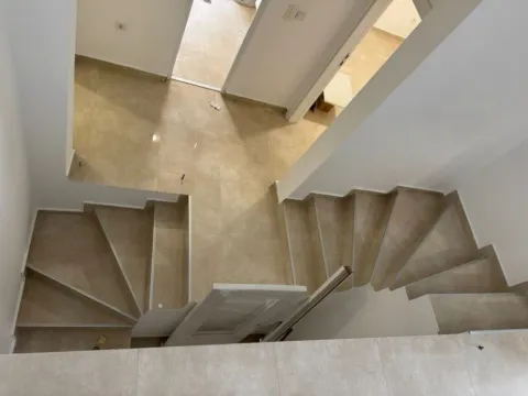 Rent, house, 500m², Stari Aerodrom, Podgorica - image 9