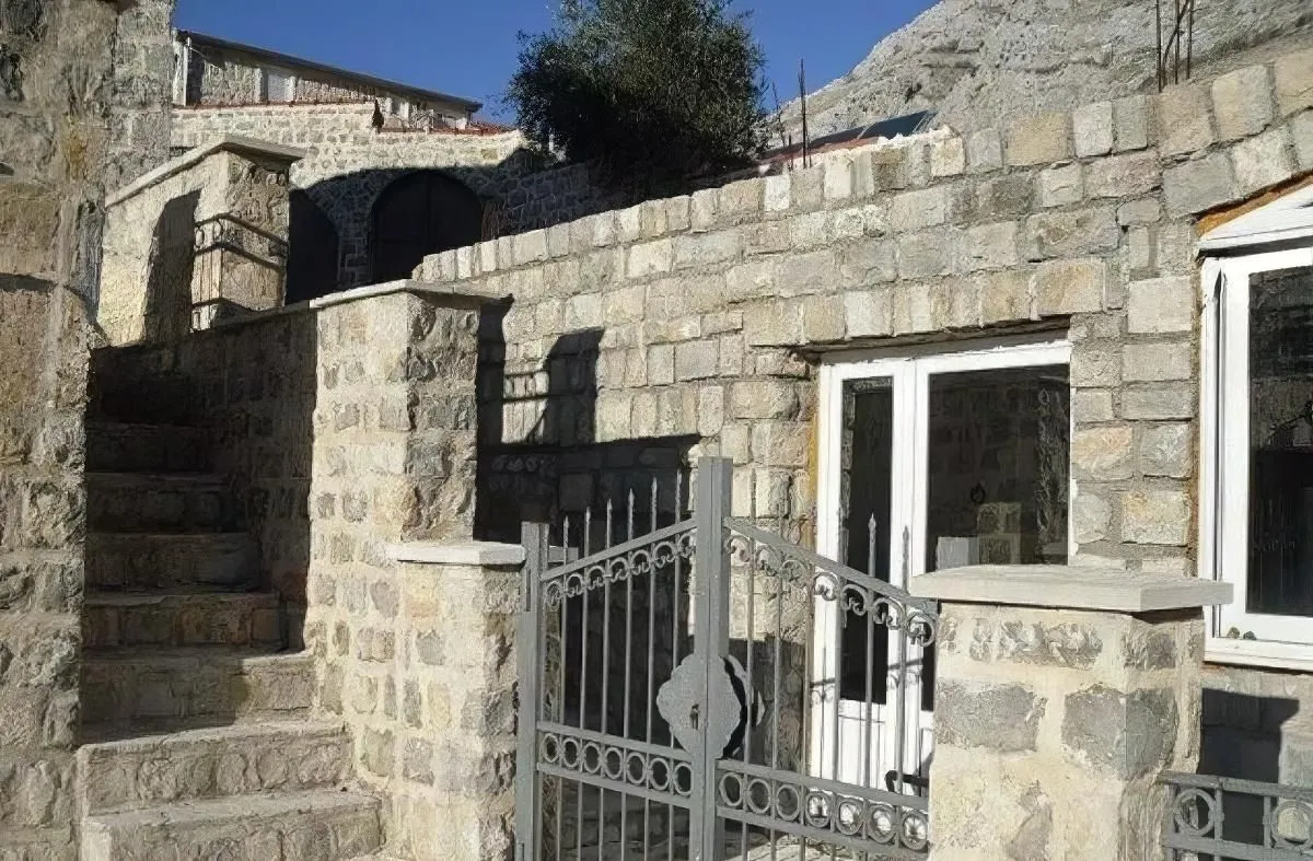 Prodaja, kuća, 243m², Reževići, Budva