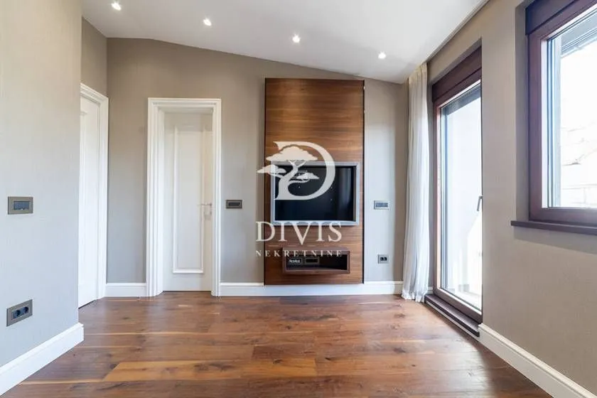 Sale, four bedroom apartment, 152m², Vračar Hram, Vračar Sve Podlokacije