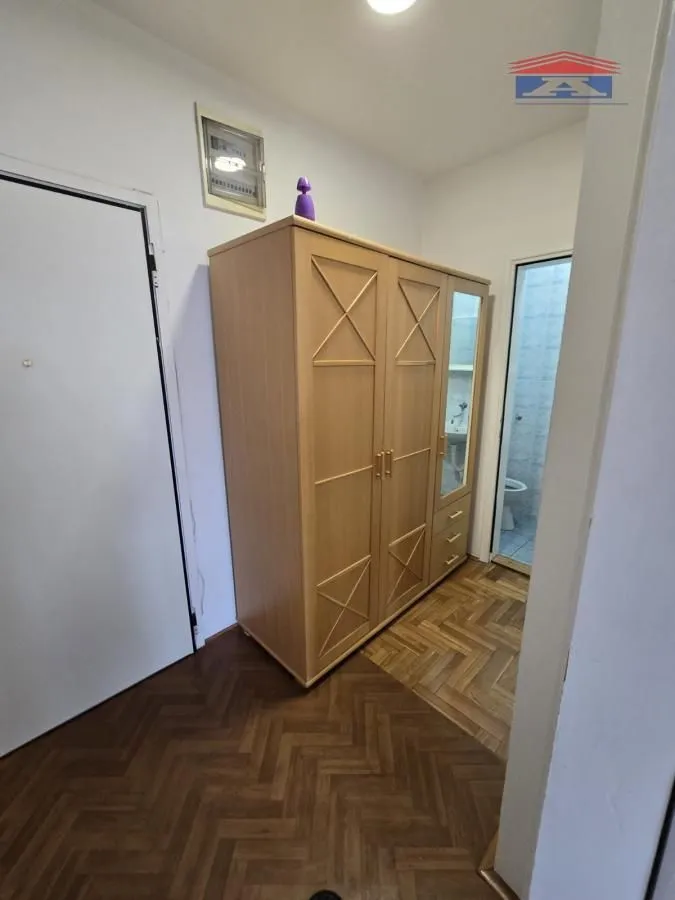 Izdavanje, trosoban stan, 65m², Podbara, Novi Sad Sve Podlokacije