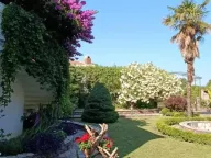 Izdavanje, kuća, 200m², Centar, Bar - image 3