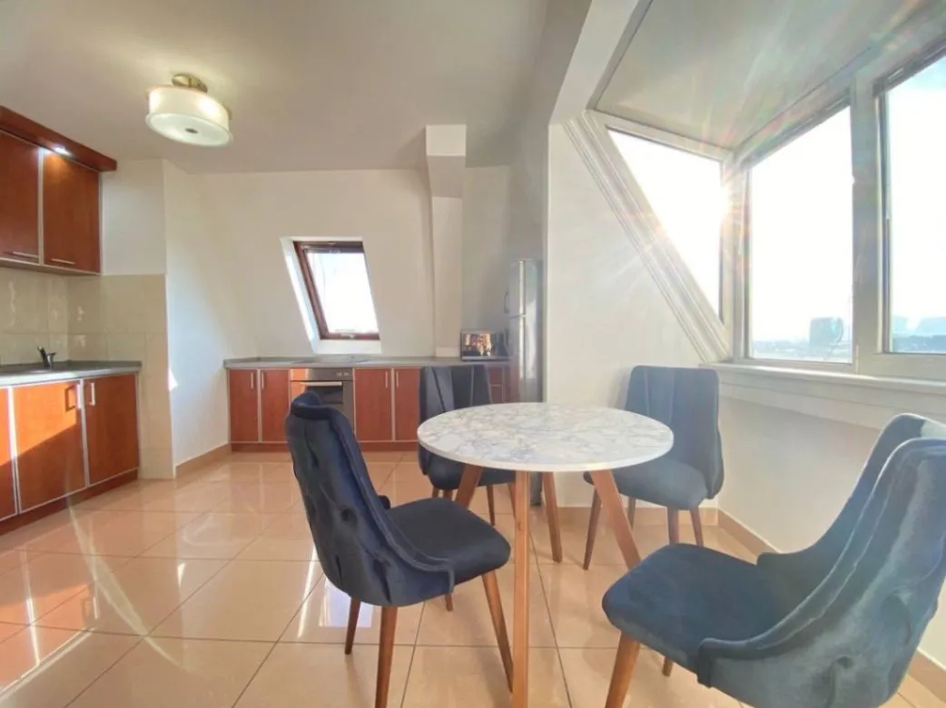 Prodaja, trosoban stan, 86m², Centar, Podgorica