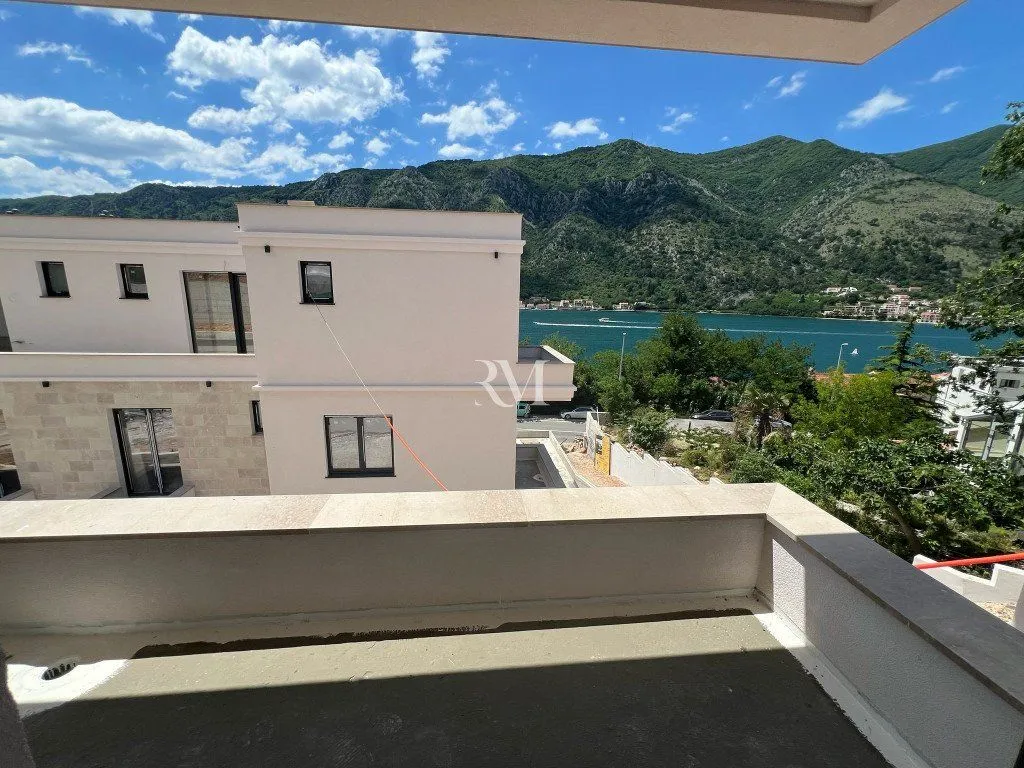 Prodaja, jednosoban stan, 46m², Dobrota, Kotor