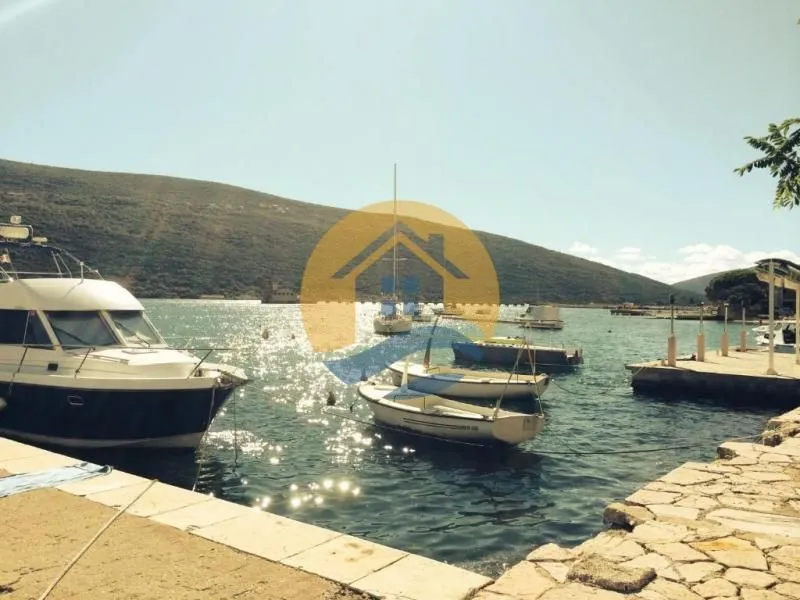 Prodaja, ugostiteljski objekat, 450m², Đenovići, Herceg Novi