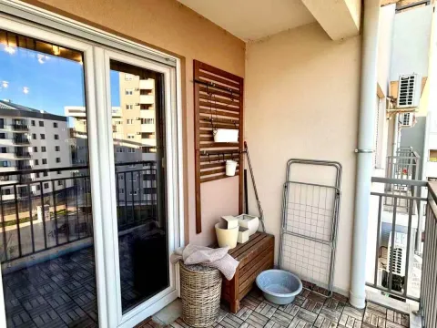 Rent, one bedroom apartment, 49m², City Kej, Podgorica - image 10