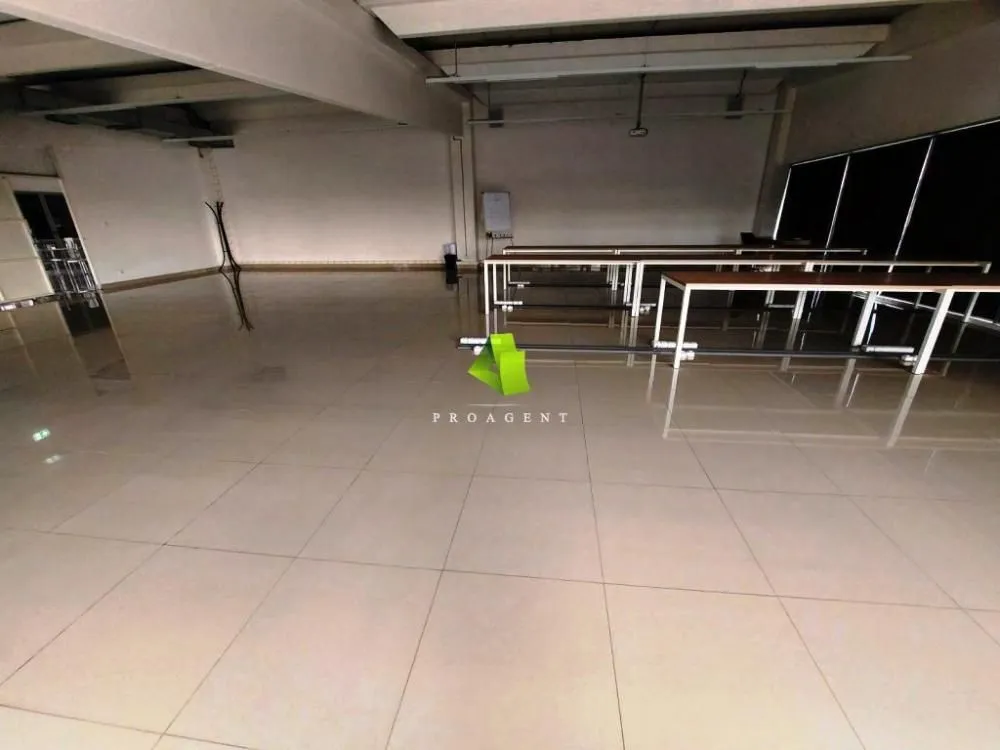 Rent, office space, 530m², Medijana, Niš