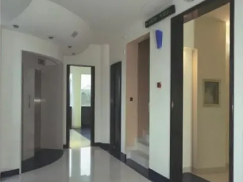 Izdavanje, poslovni prostor, 215m², Savski Venac, Beograd - image 7