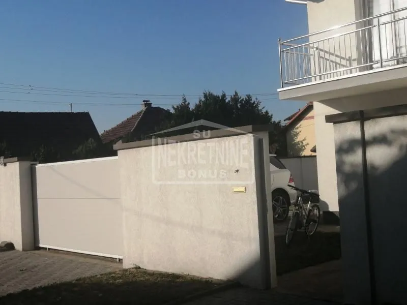 Prodaja, kuća, 229m², Kertvaroš, Subotica
