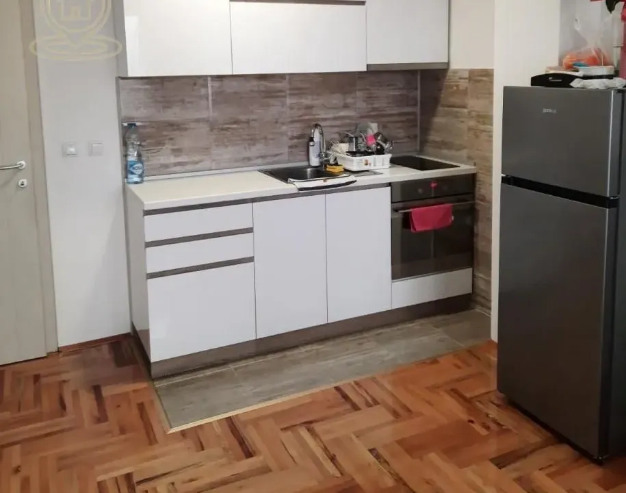 Izdavanje, jednosoban stan, 52m², Pantelej, Niš