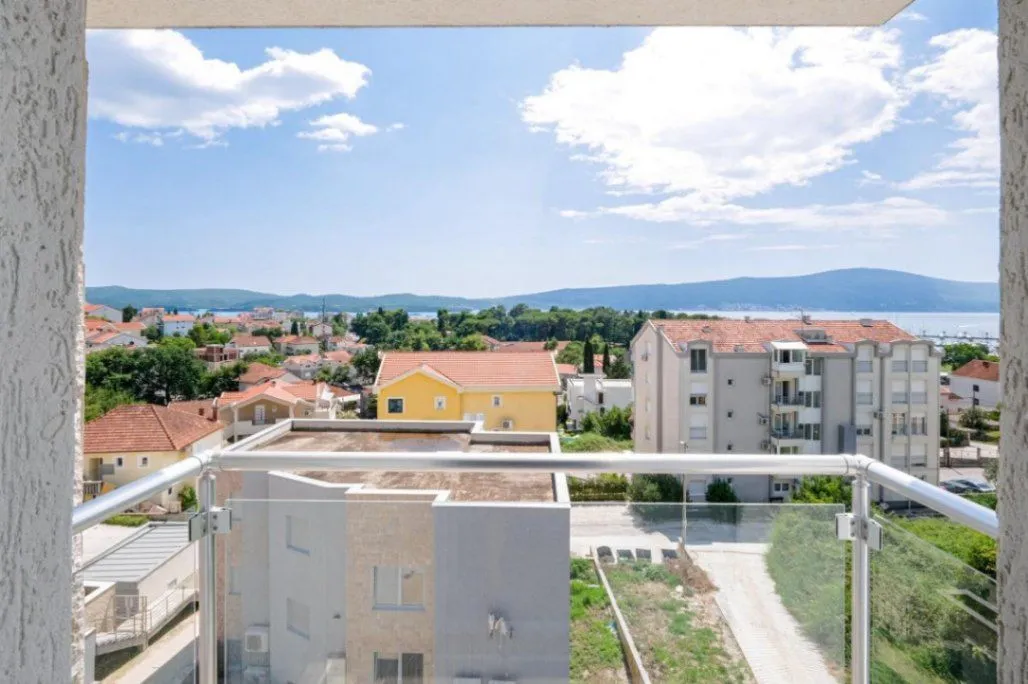 Prodaja, dvosoban stan, 116m², Pod Kuk, Tivat