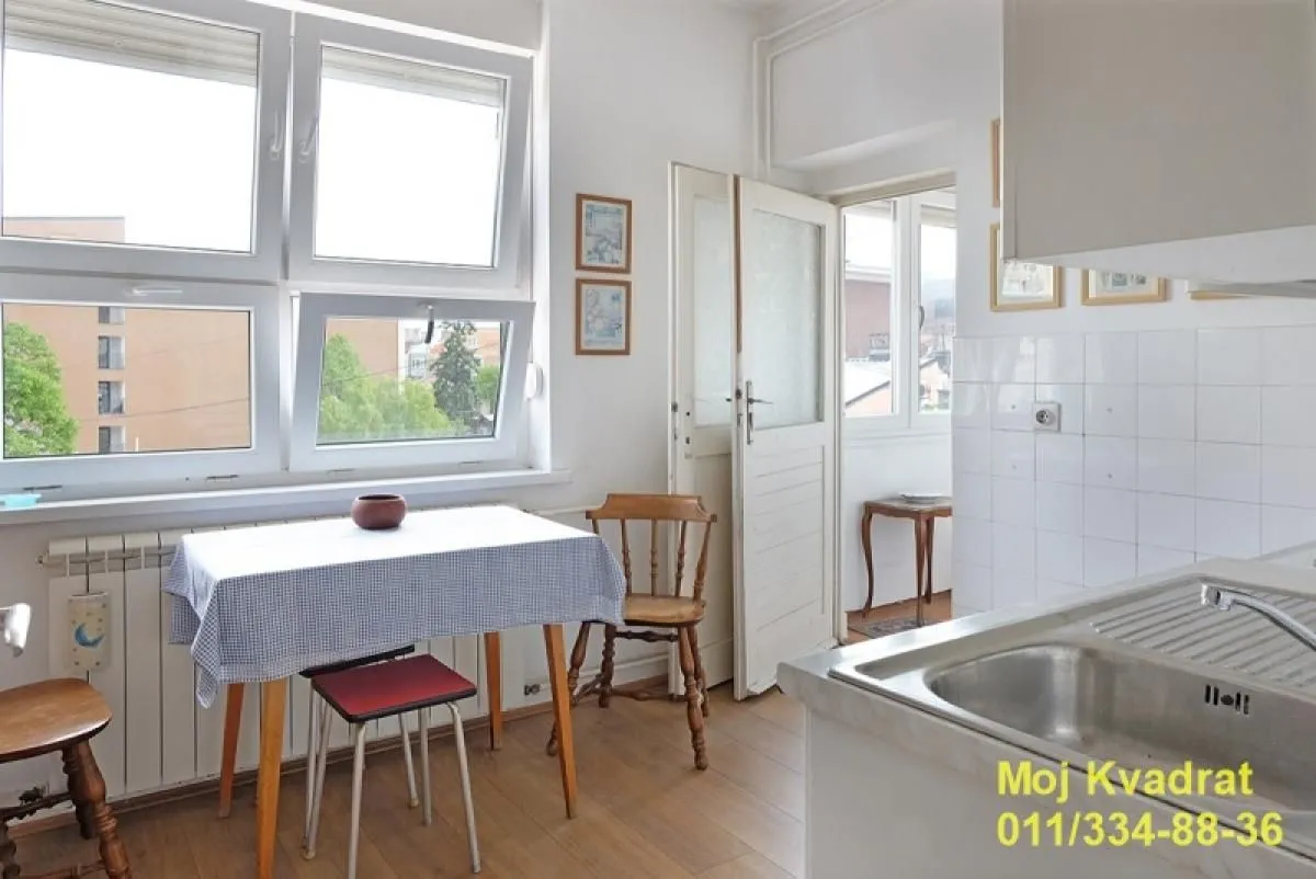 Prodaja, dvosoban stan, 55m², Kalenić Pijaca, Vračar Sve Podlokacije