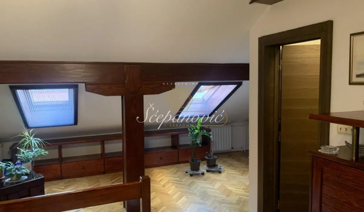 Prodaja, petosoban stan, 121m², Nova Detelinara, Novi Sad Sve Podlokacije