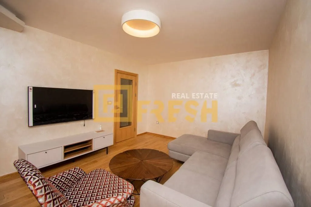 Izdavanje, trosoban stan, 91m², Gorica C, Podgorica