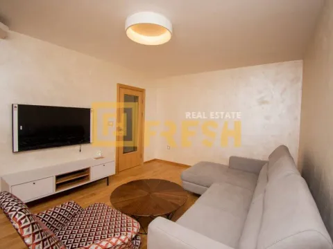 Izdavanje, trosoban stan, 91m², Gorica C, Podgorica