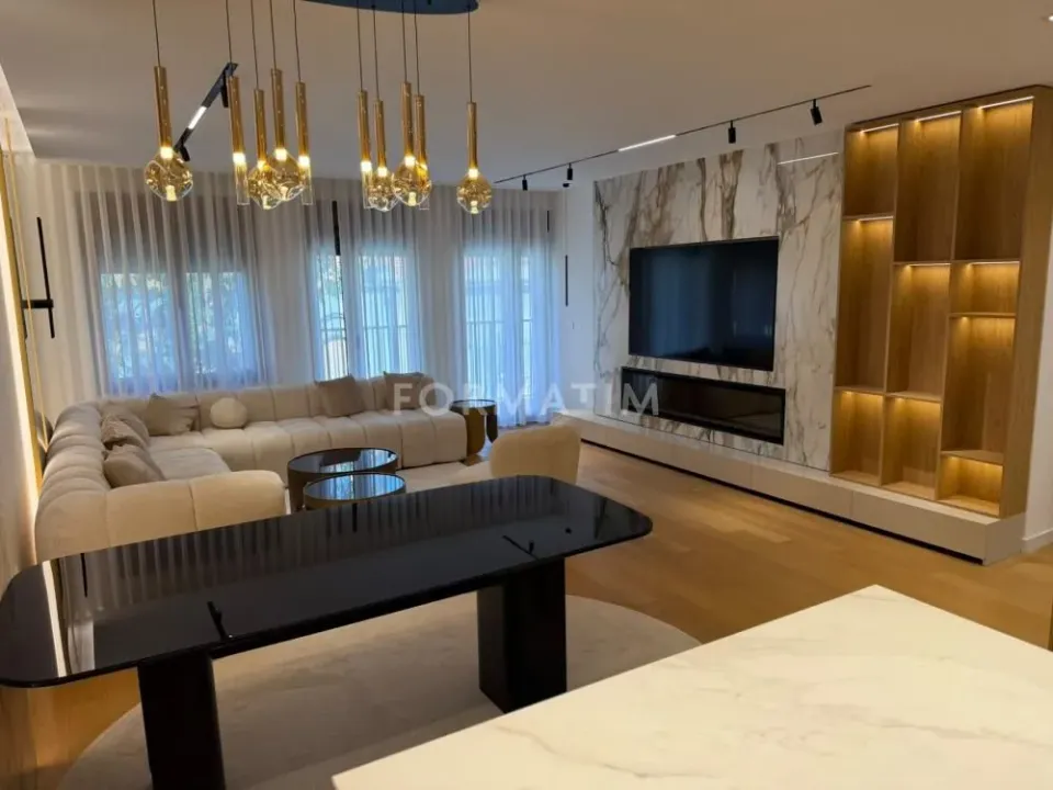 Rent, three bedroom apartment, 90m², Kalenić Pijaca, Vračar Sve Podlokacije