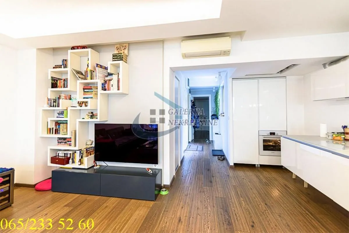 Sale, four bedroom apartment, 115m², Kalenić Pijaca, Vračar Sve Podlokacije