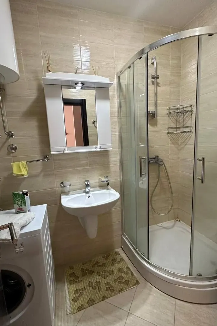 Rent, one bedroom apartment, 45m², Bečići, Budva