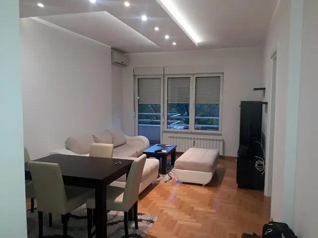 Izdavanje, dvosoban stan, 60m², Lion, Zvezdara Sve Podlokacije