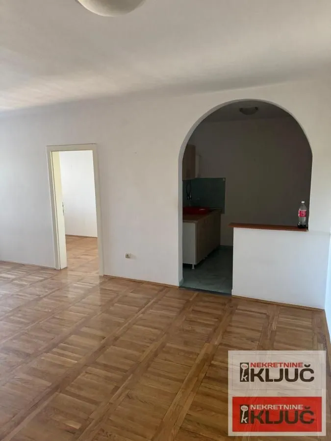 Prodaja, dvosoban stan, 67m², Grbavica, Novi Sad Sve Podlokacije