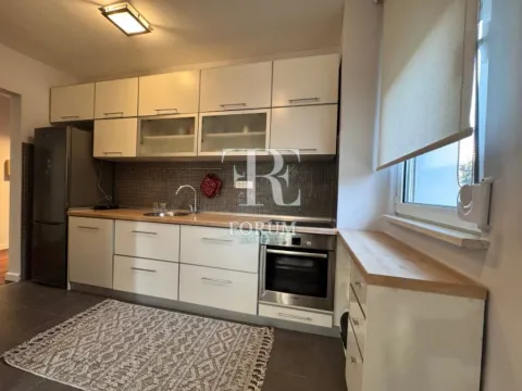 Izdavanje, dvosoban stan, 80m², Tološi, Podgorica - image 2