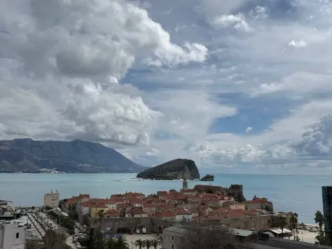 Izdavanje, dvosoban stan, 1111m2, Budva Izdavanje, dvosoban stan, 1111m2, Budva