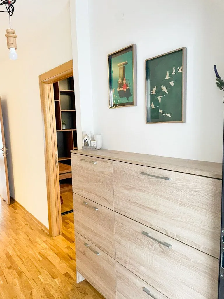 Izdavanje, dvosoban stan, 87m², Malo Brdo, Podgorica