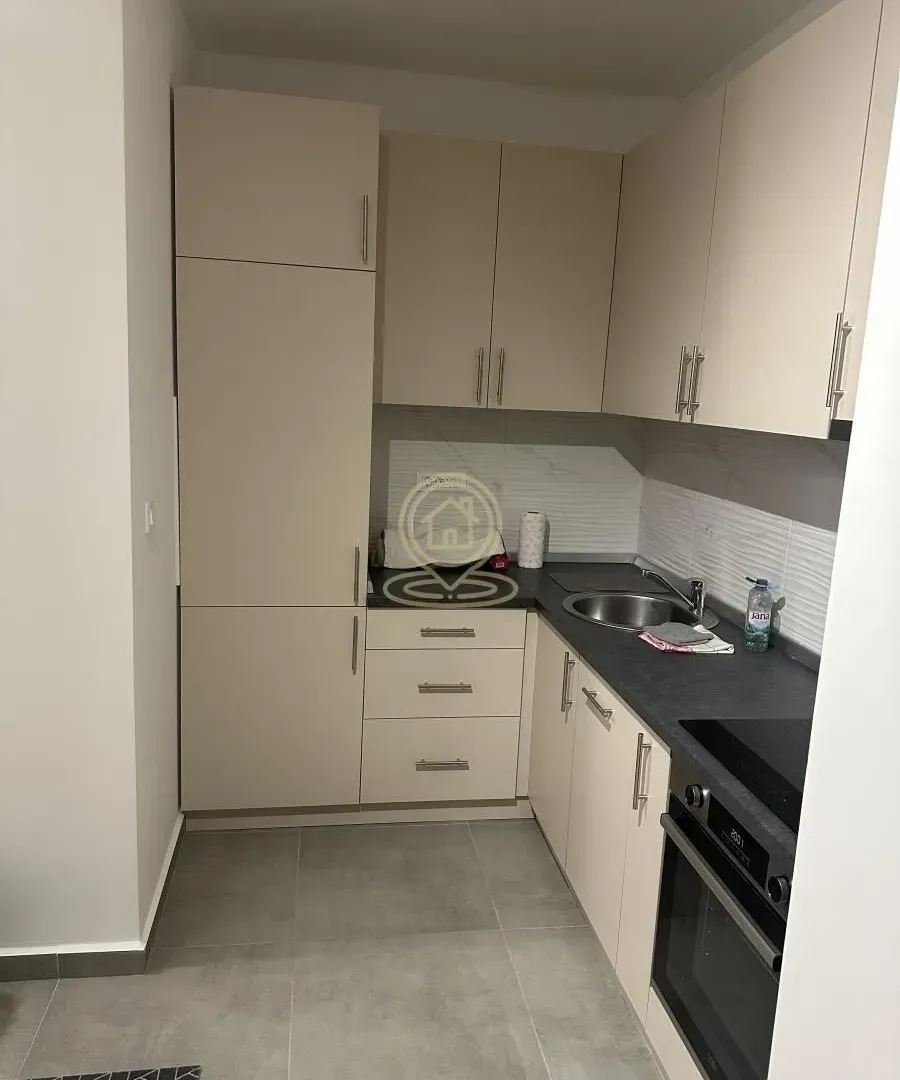 Izdavanje, dvosoban stan, 43m², Trošarina, Voždovac Sve Podlokacije