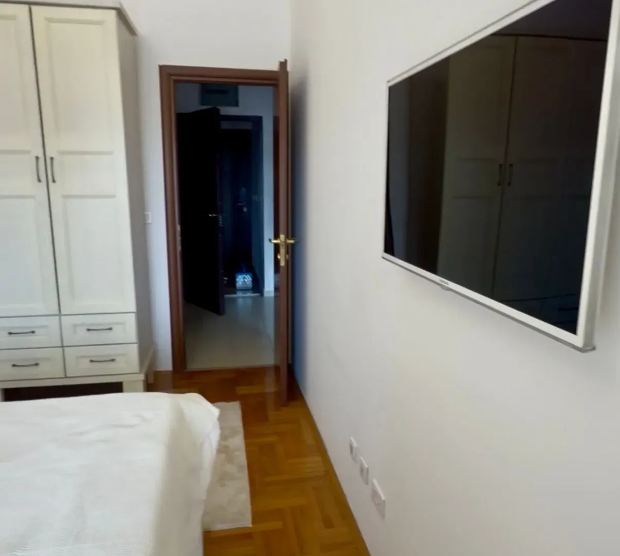 Izdavanje, jednosoban stan, 52m², City Kvart, Podgorica