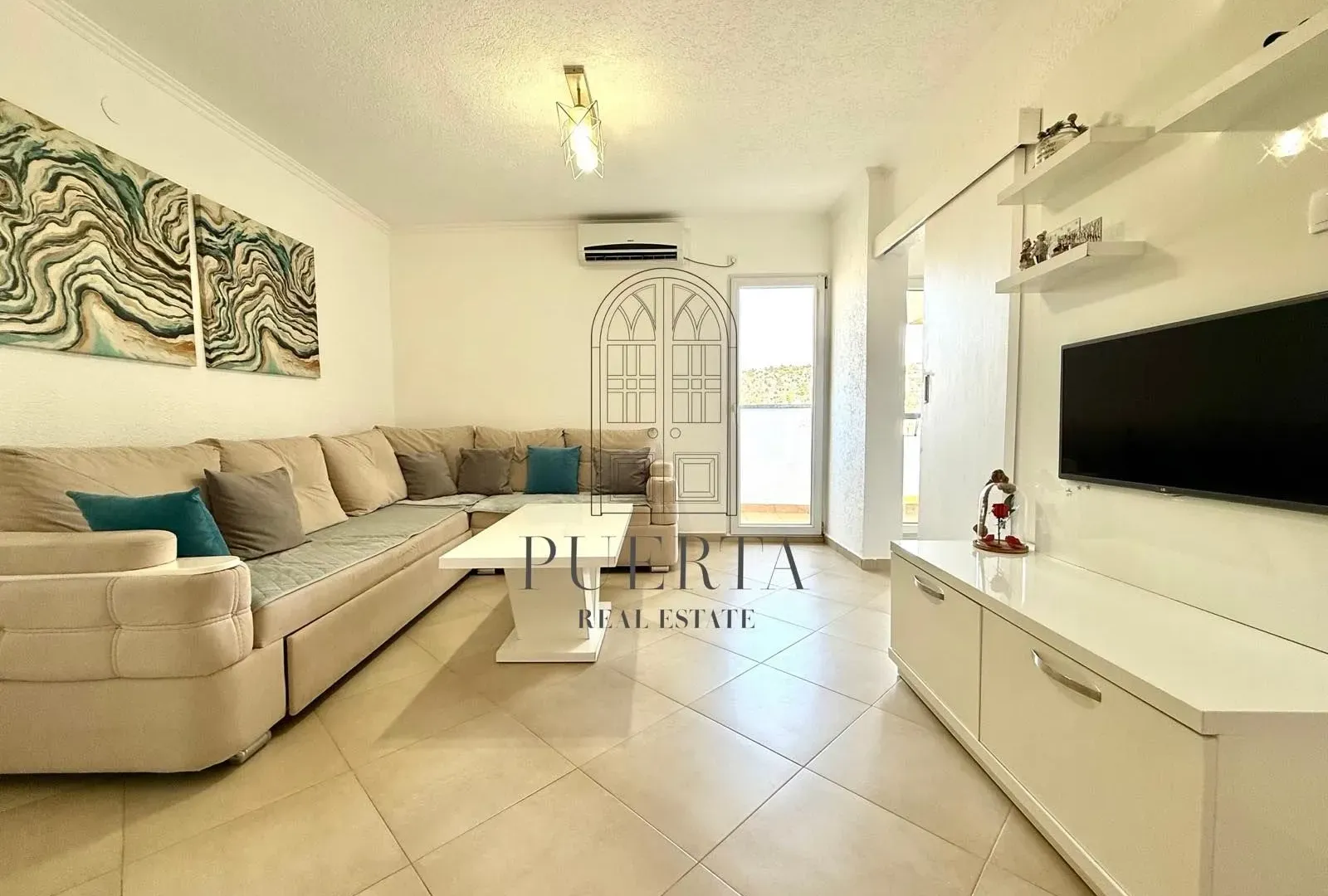 Prodaja, jednosoban stan, 40m², Blok 5, Podgorica