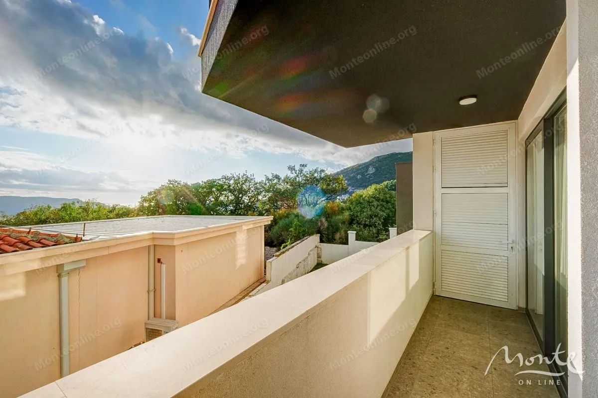Prodaja, jednosoban stan, 67m², Bečići, Budva
