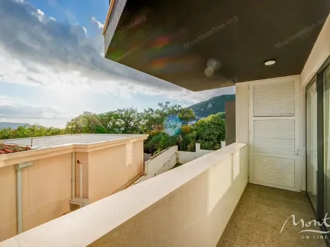 Sale, one bedroom apartment, 67m², Bečići, Budva - image 19