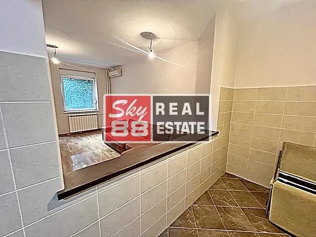 Izdavanje, trosoban stan, 81m², Vračar Hram, Vračar Sve Podlokacije