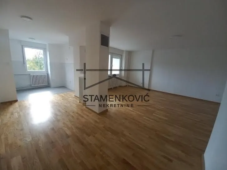 Prodaja, trosoban stan, 71m², Novo naselje, Novi Sad