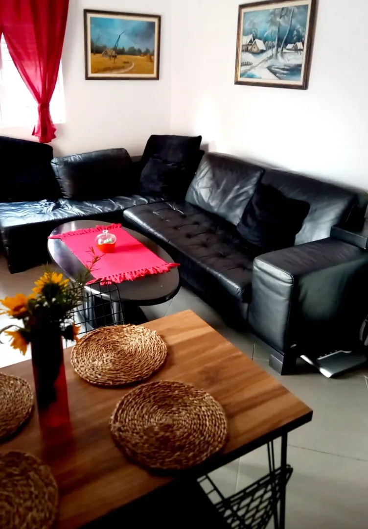 Izdavanje, jednosoban stan, 45m², Centar, Tivat