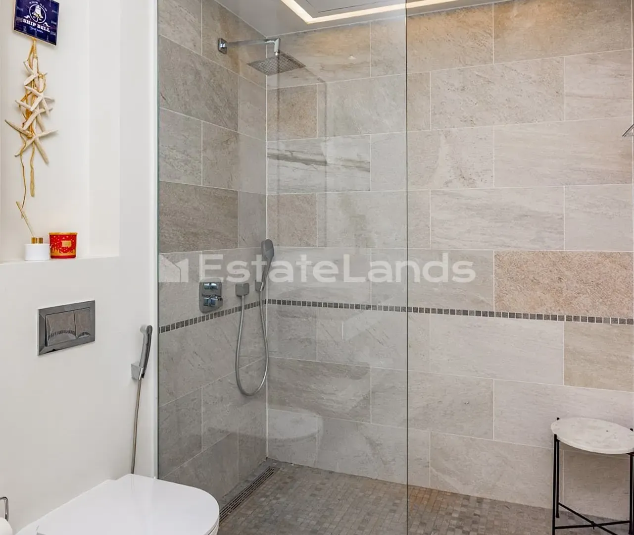 Izdavanje, dvosoban stan, 100m², Luštica Bay, Tivat