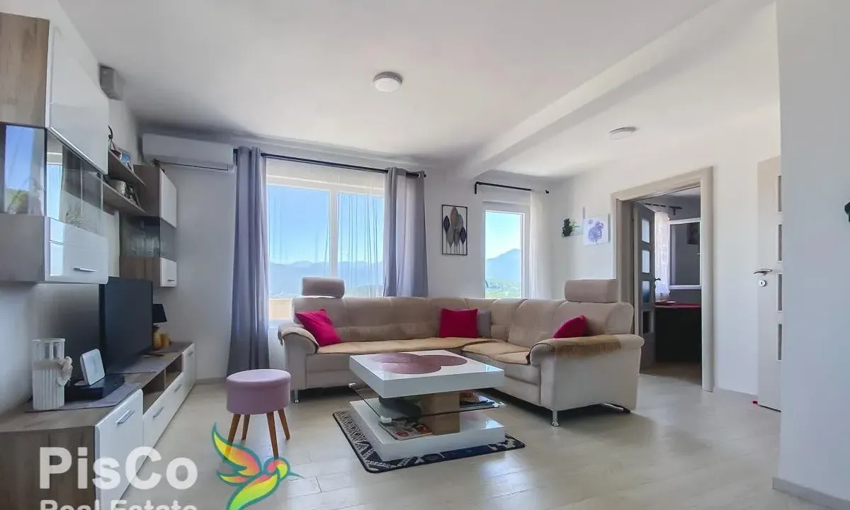 Prodaja, četvorosoban stan, 160m², Tivat, Crna Gora