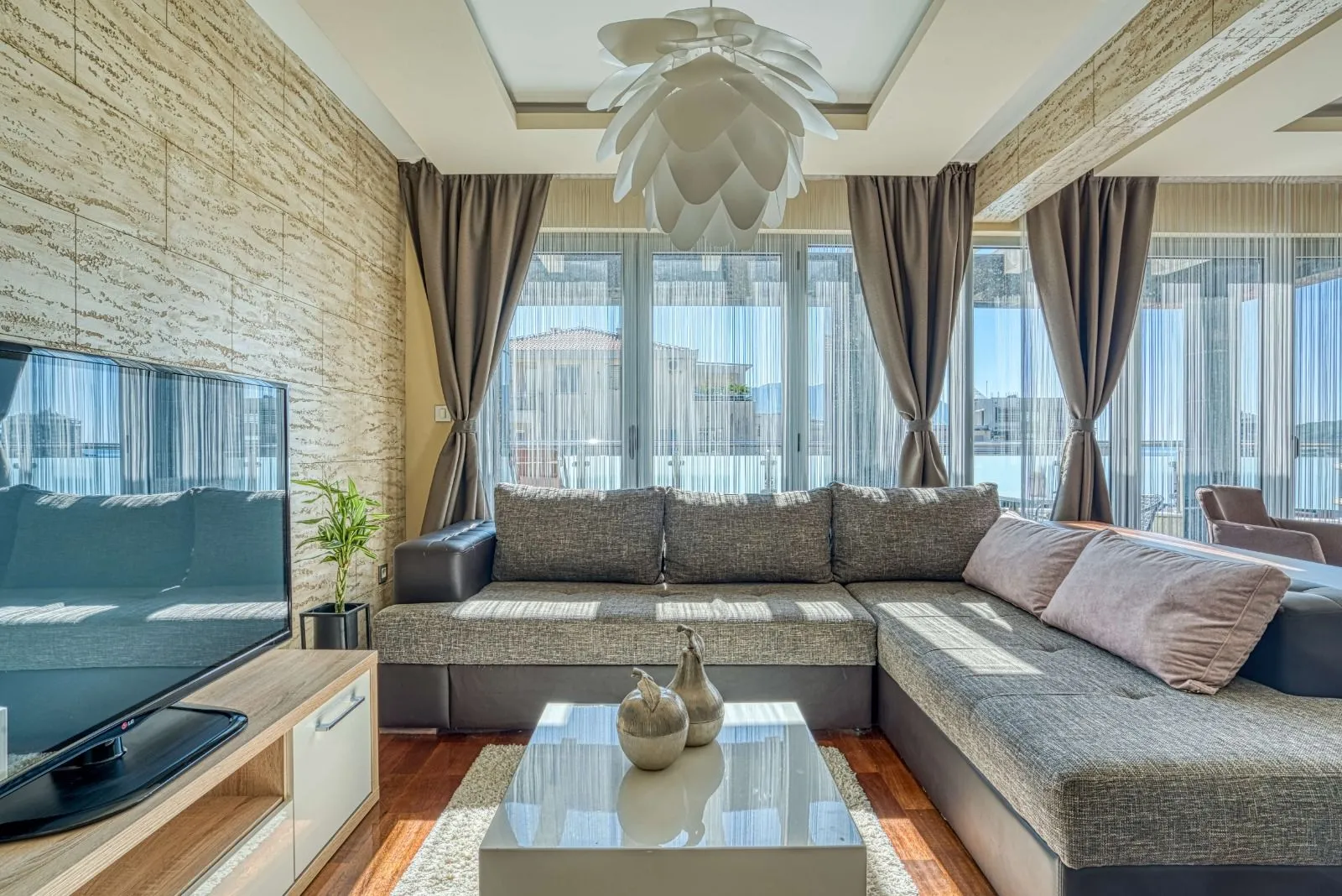 Prodaja, četvorosoban stan, 188m², Rozino, Budva