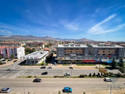 Prodaja, trosoban stan, 106m², Stari Aerodrom, Podgorica - image 13
