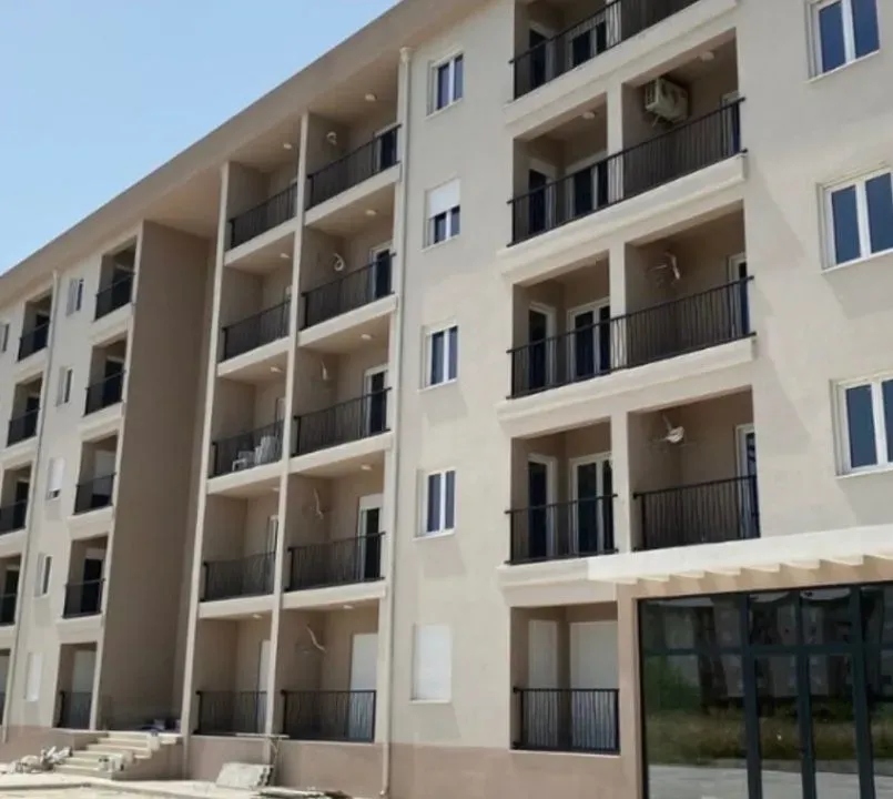 Prodaja, dvosoban stan, 73m², Krivi Most, Podgorica
