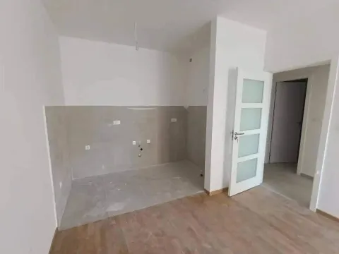 Prodaja, jednosoban stan, 45m², Pobrežje, Podgorica - image 4