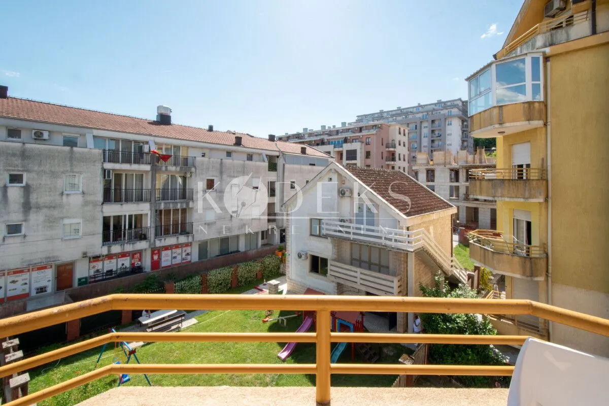 Izdavanje, jednosoban stan, 55m², Vezirov Most, Podgorica