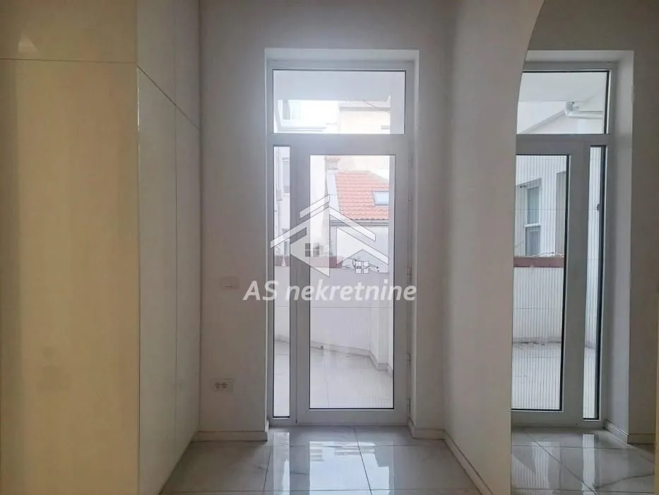 Rent, three bedroom apartment, 106m², Stari Grad, Beograd