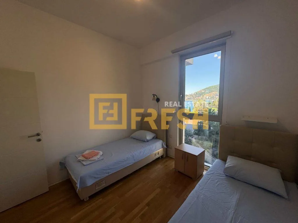 Rent, three bedroom apartment, 115m², Budva, Crna Gora
