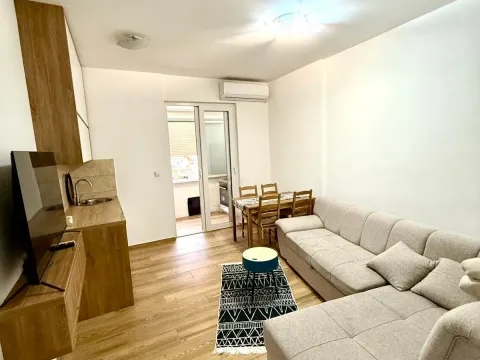 Izdavanje, dvosoban stan, 68m², Centar, Podgorica - image 4