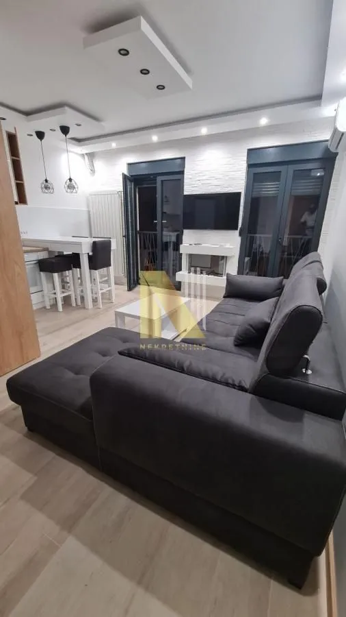 Izdavanje, dvosoban stan, 45m², Bulevar Oslobodjenja, Novi Sad Sve Podlokacije