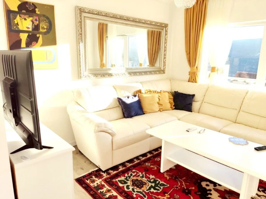 Izdavanje, trosoban stan, 65m², Sušćepan, Herceg Novi