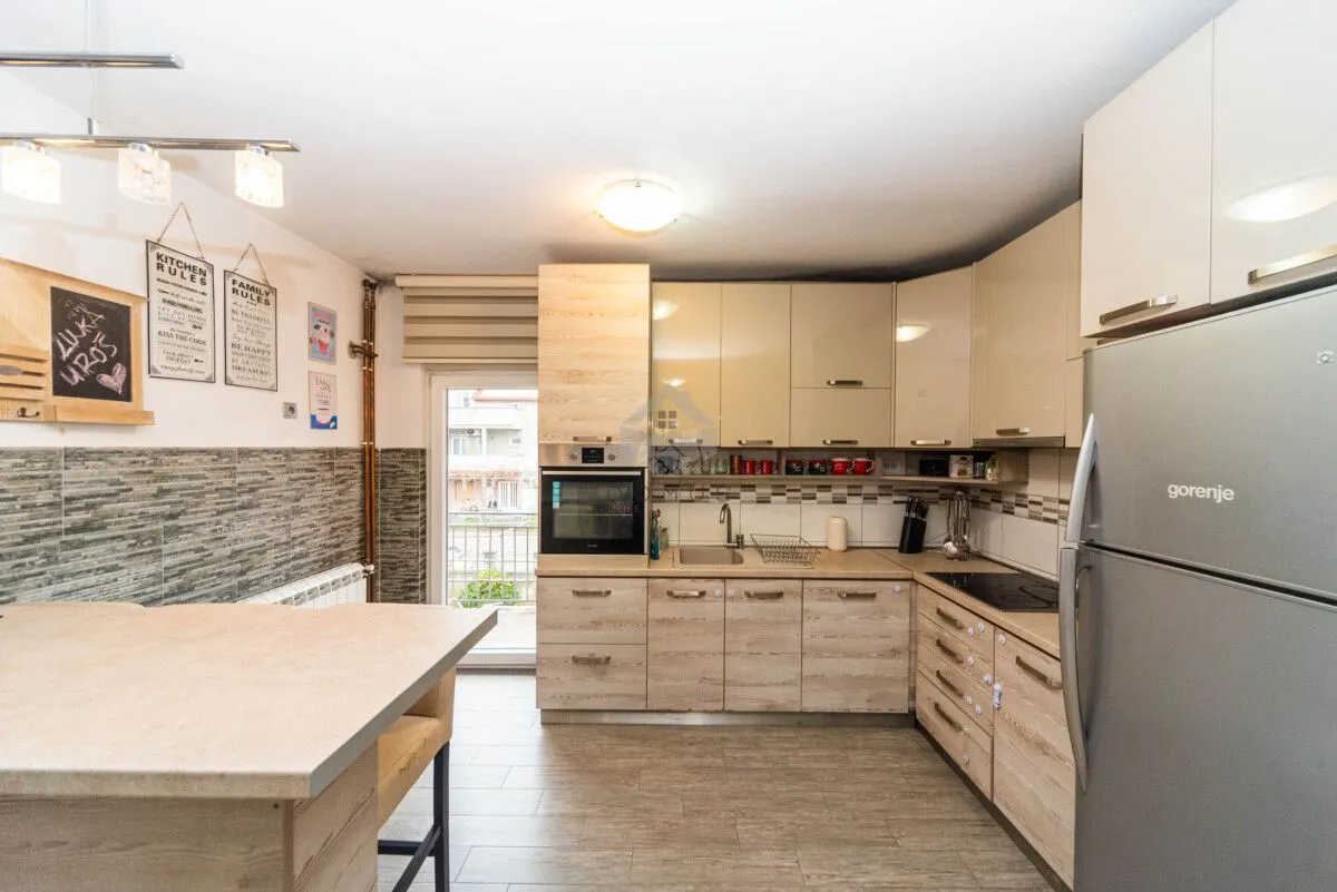 Prodaja, dvosoban stan, 150m², Stari Aerodrom, Podgorica