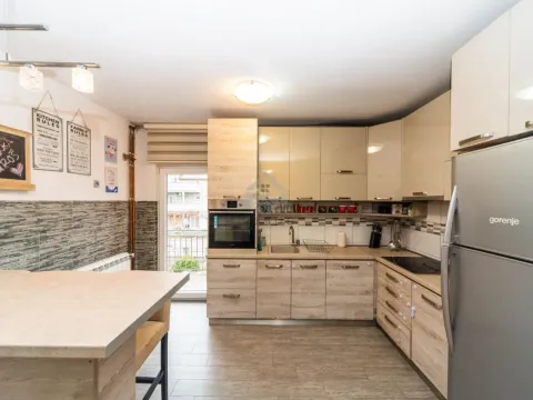 Prodaja, dvosoban stan, 150m², Stari Aerodrom, Podgorica - image 7